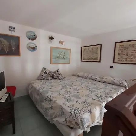 Latomare Bed and Breakfast