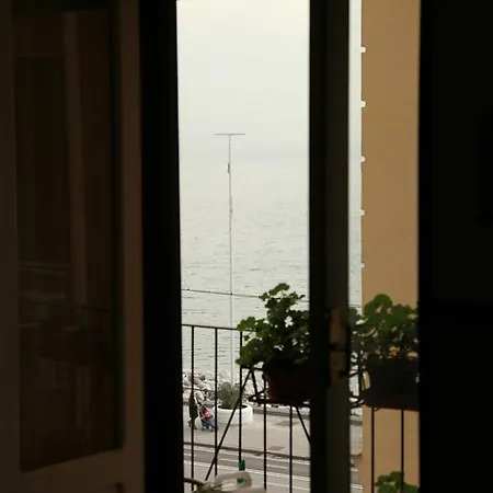 Latomare Bed & Breakfast